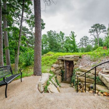 eureka springs hobbit cave