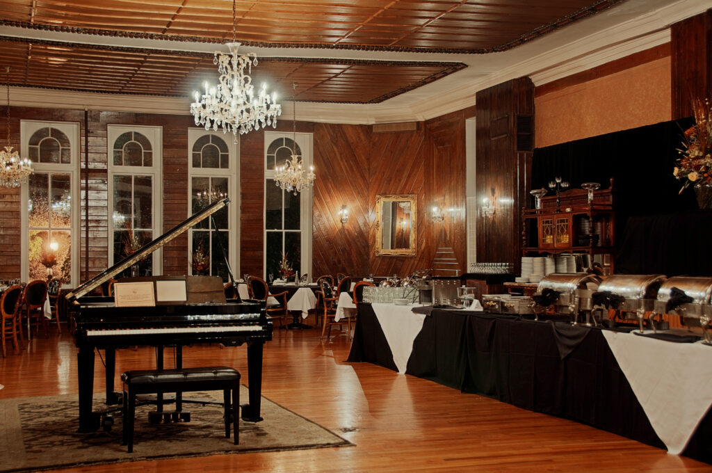 chCrystalDiningRoom11