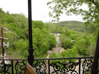 Eureka Springs Lodging