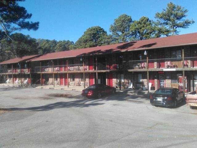 Razorback Lodge