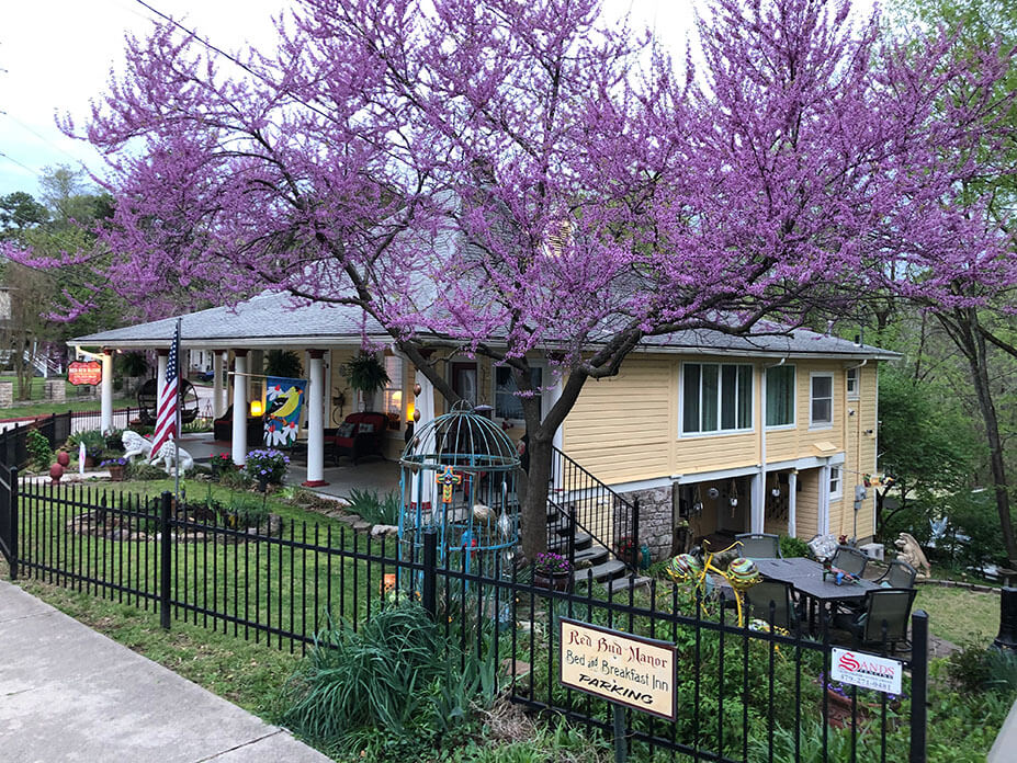 Red Bud Manor in Eureka Springs