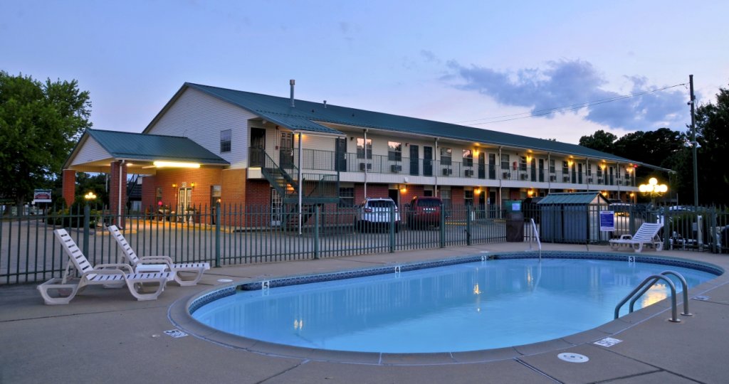 Pool Area 3 sm 1