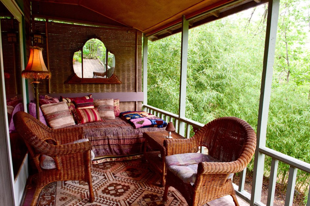 Belladonna Cottage 9 treetopporch2